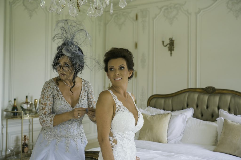 Bride brides mum first look norwich wedding photographers